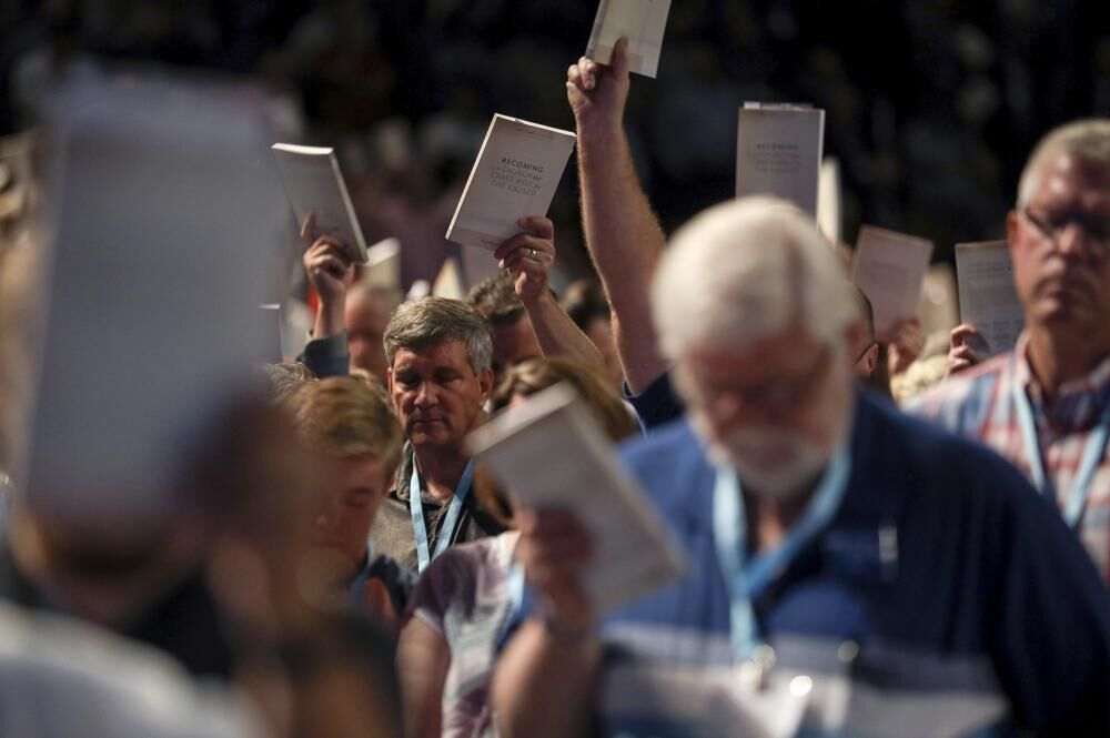 Southern Baptists meet amid controversy over leaked letters